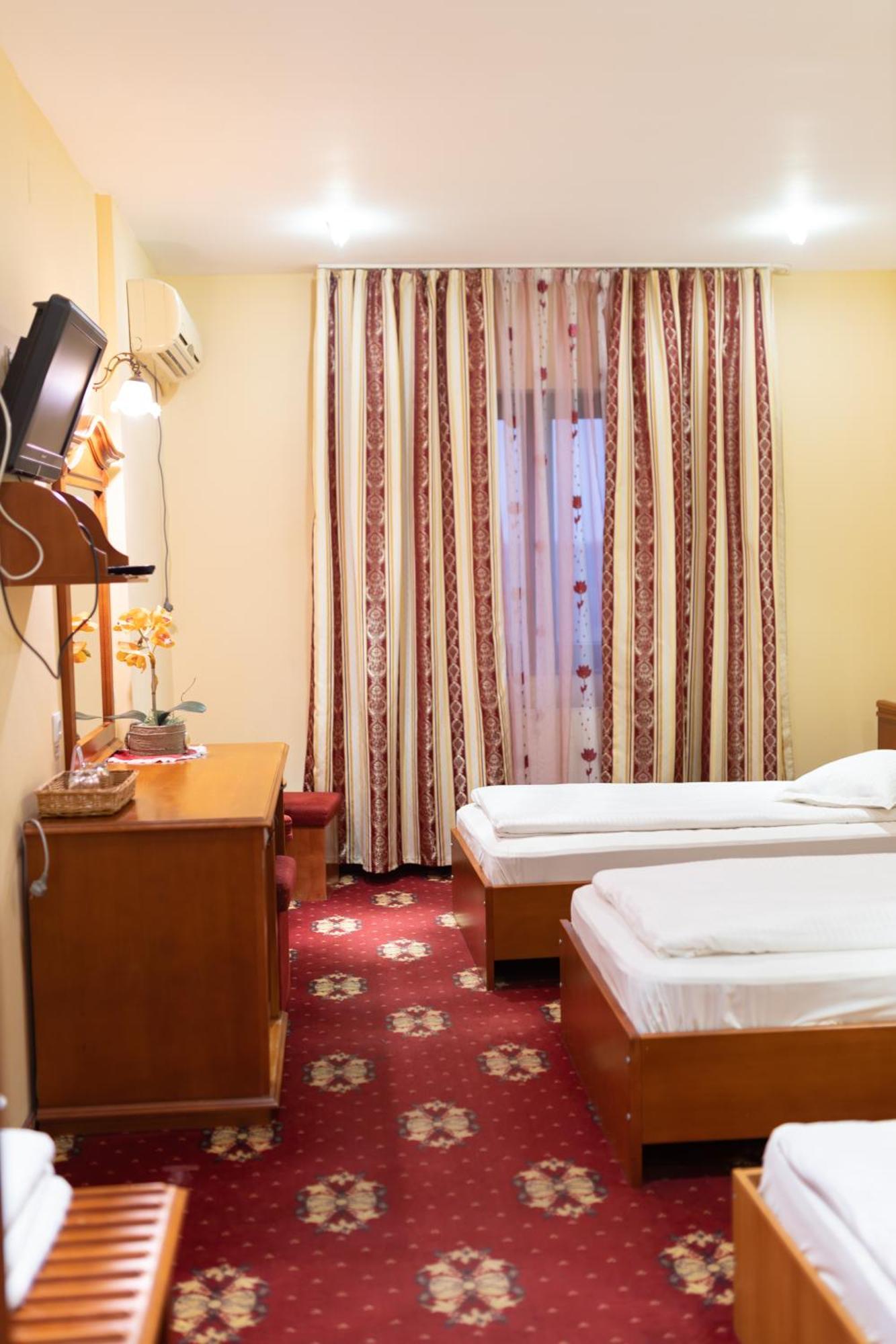 Hotel Coral Máréfalva Kültér fotó
