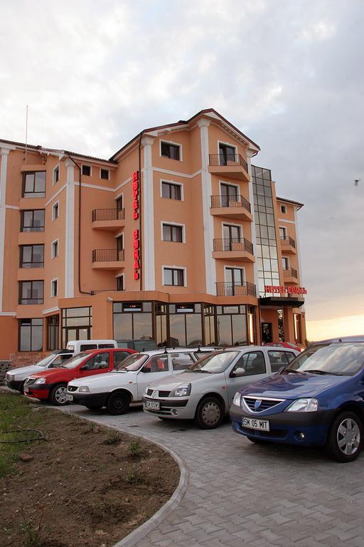 Hotel Coral Máréfalva Kültér fotó