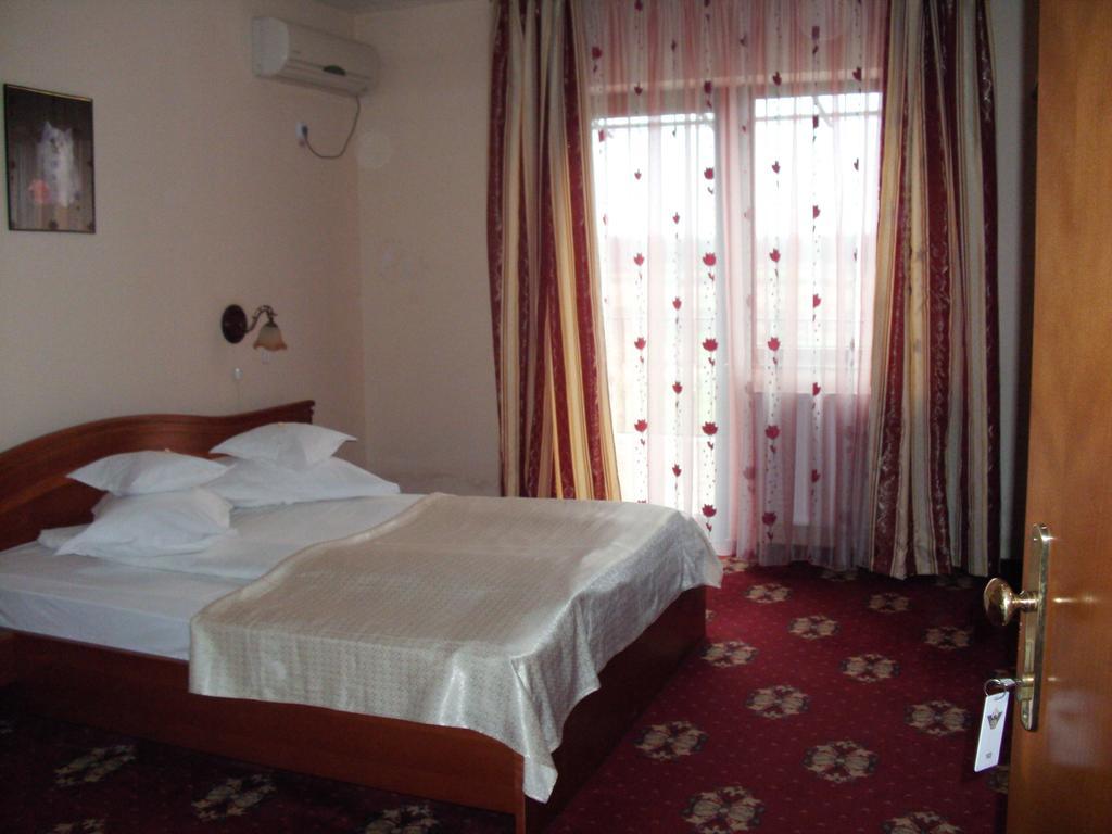 Hotel Coral Máréfalva Kültér fotó